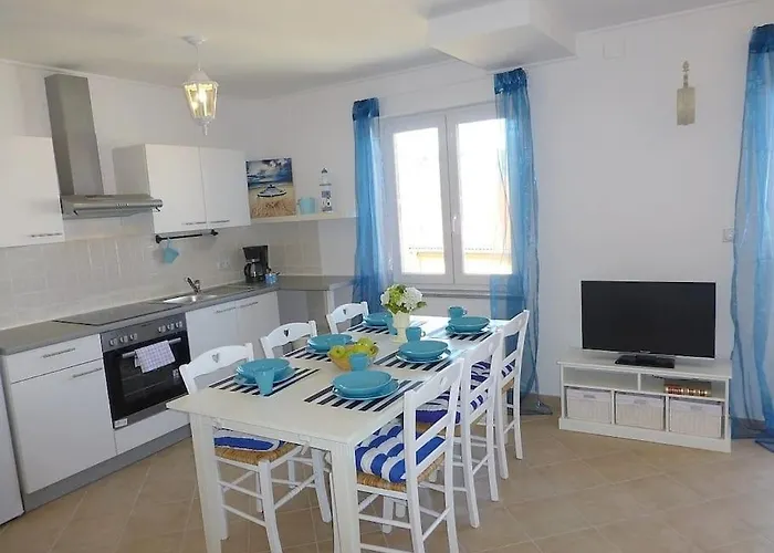 Kvesic - Azzurro Apartament *