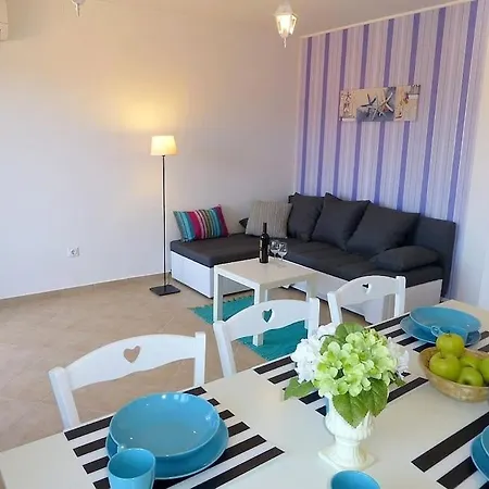 Apartment Kvesic - Azzurro