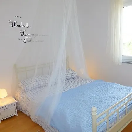 Apartment Kvesic - Azzurro