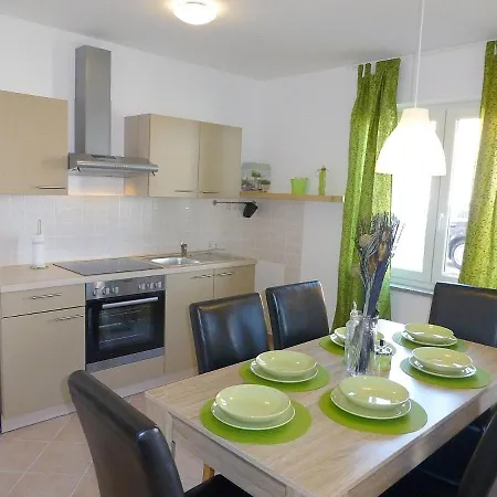 Apartment Kvesic - Azzurro