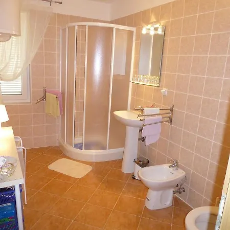 Apartment Kvesic - Azzurro Šilo