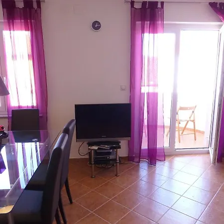Apartment Kvesic - Azzurro