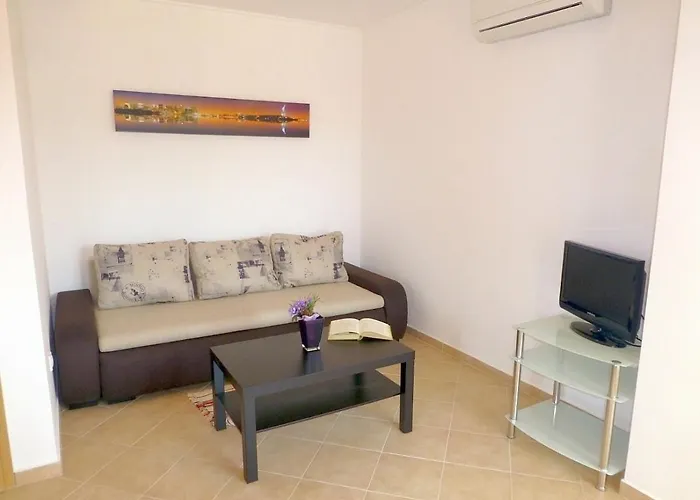 Kvesic - Azzurro Apartment