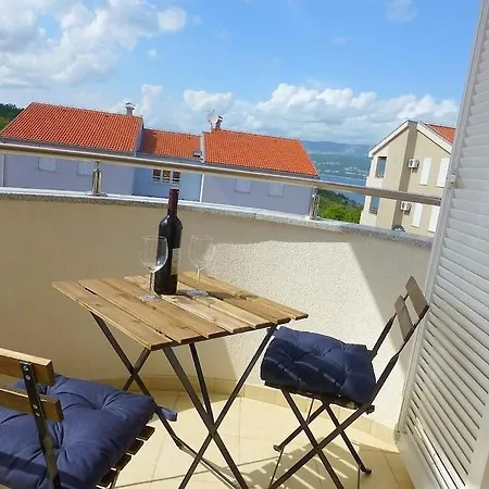 Kvesic - Azzurro Apartman